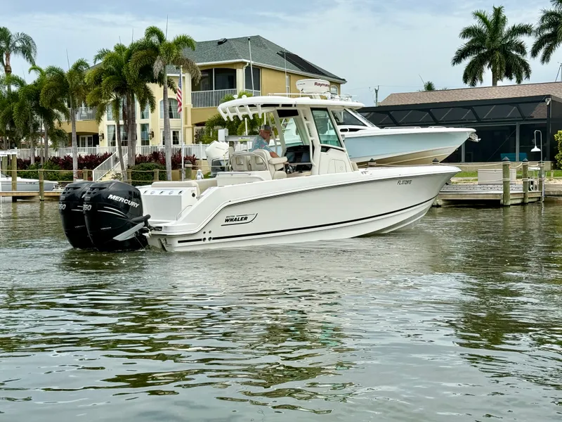 Slide: The Image of Boston Whaler 280 OUTRAGE 2021 - 36