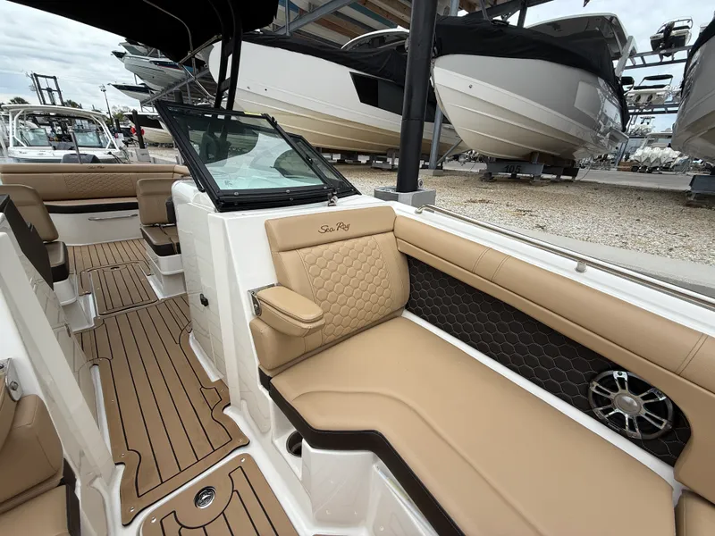 Slide: The Image of Sea Ray SDX 270 Outboard 2022 - 1
