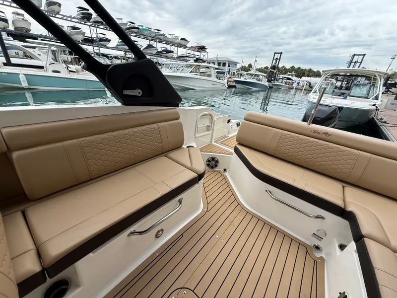 Slide: The Image of Sea Ray SDX 270 Outboard 2022 - 11