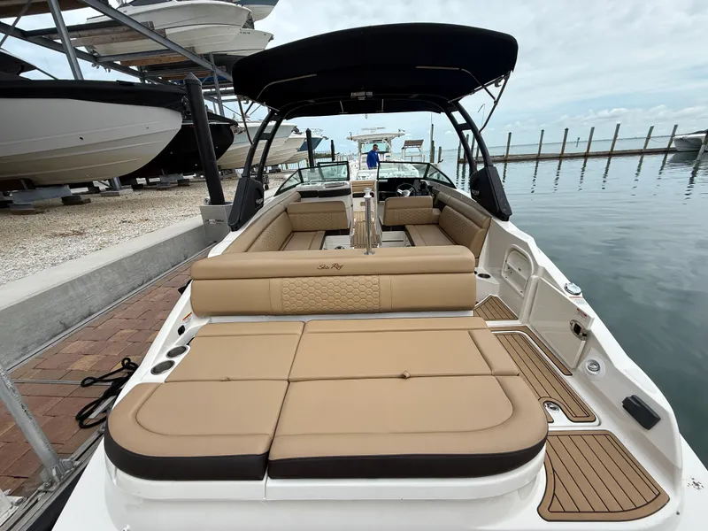 Slide: The Image of Sea Ray SDX 270 Outboard 2022 - 21