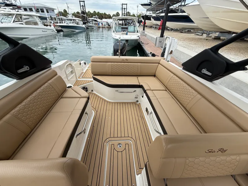 Slide: The Image of Sea Ray SDX 270 Outboard 2022 - 28