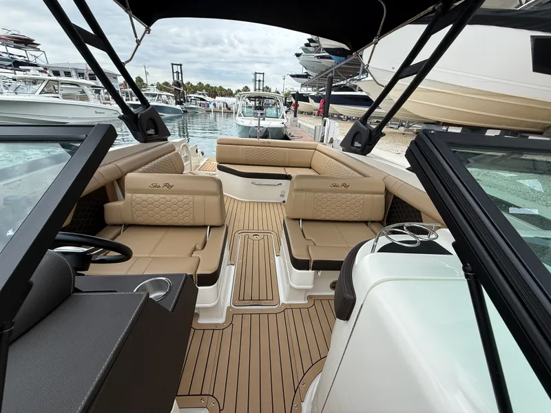 Slide: The Image of Sea Ray SDX 270 Outboard 2022 - 3