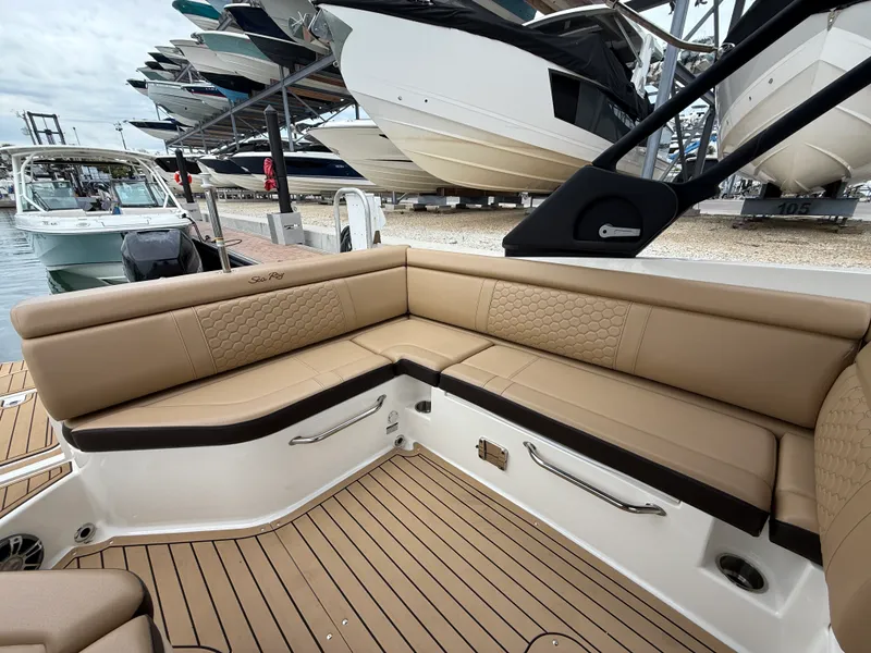 Slide: The Image of Sea Ray SDX 270 Outboard 2022 - 30