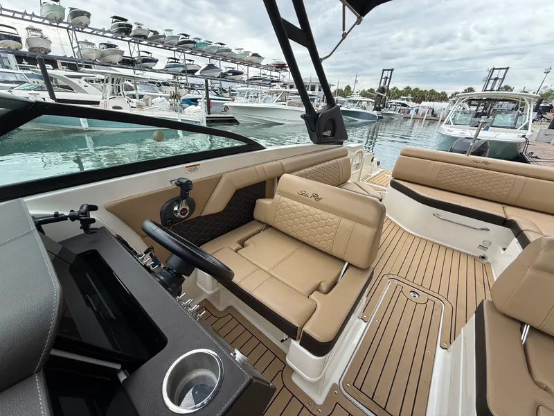 Slide: The Image of Sea Ray SDX 270 Outboard 2022 - 4