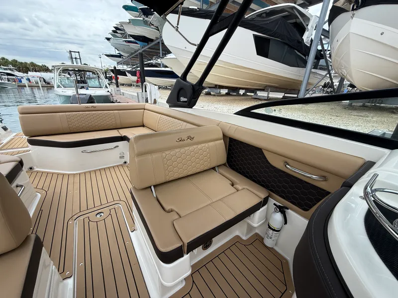 Slide: The Image of Sea Ray SDX 270 Outboard 2022 - 7