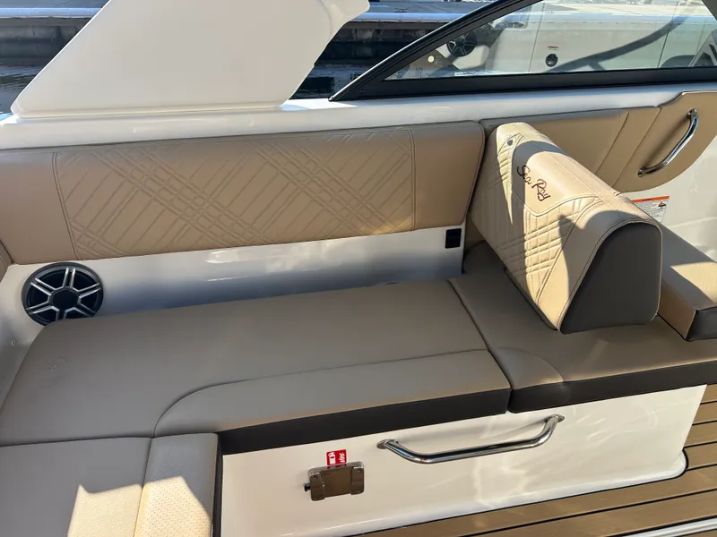 Slide: The Image of Sea Ray SDX 230 Outboard 2026 - 14