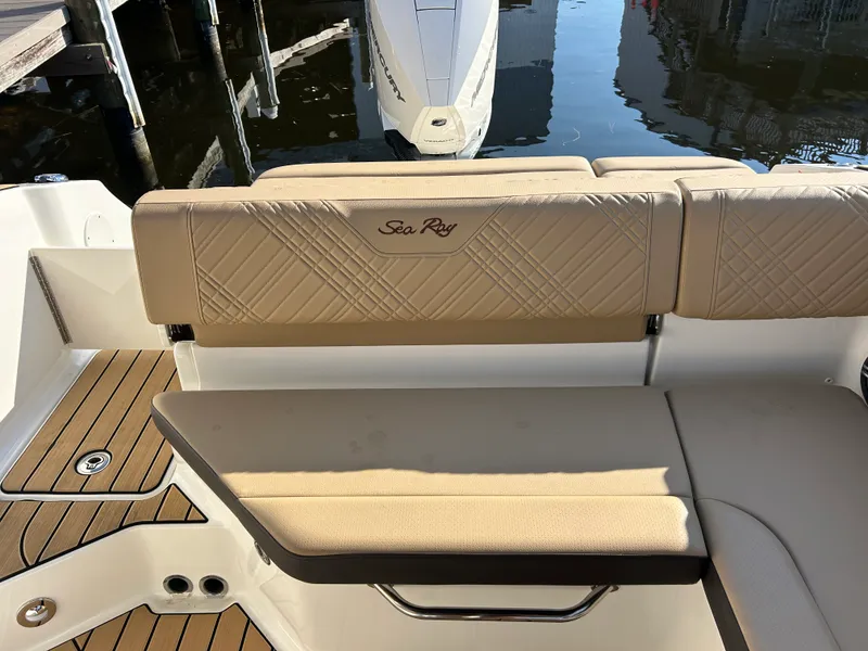 Slide: The Image of Sea Ray SDX 230 Outboard 2026 - 10