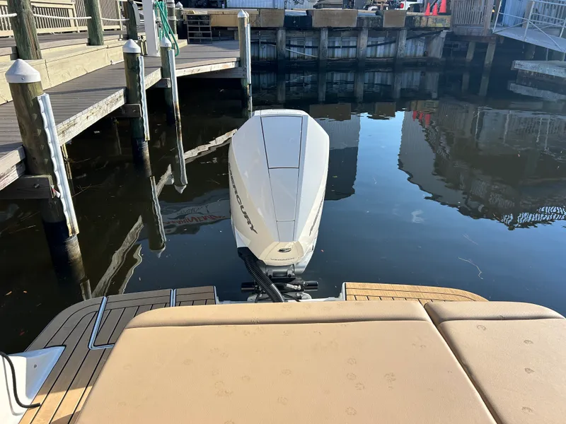 Slide: The Image of Sea Ray SDX 230 Outboard 2026 - 11