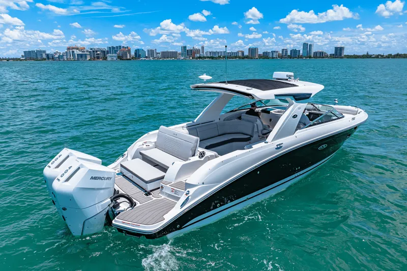 Slide: The Image of Sea Ray SLX 350 Outboard 2026 - 13