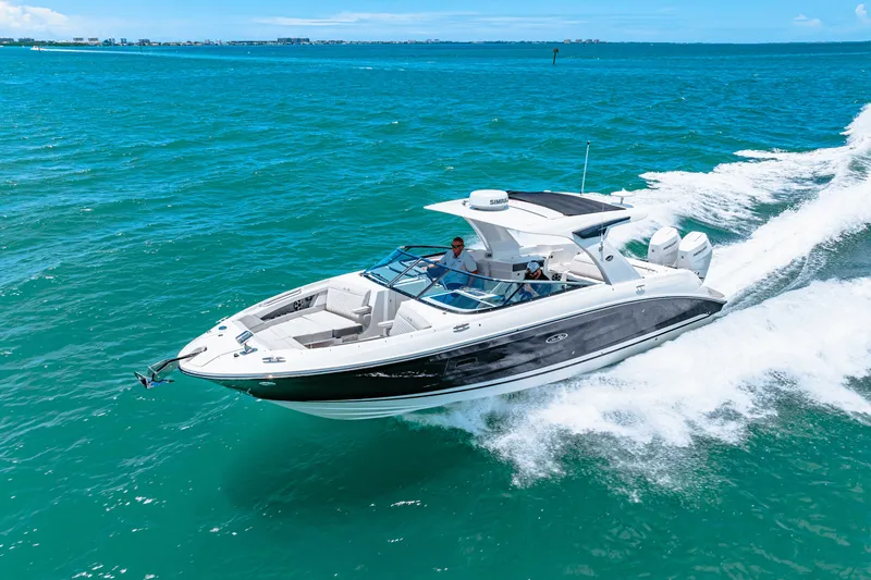 Slide: The Image of Sea Ray SLX 350 Outboard 2026 - 22