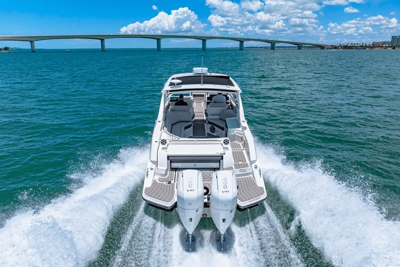 Slide: The Image of Sea Ray SLX 350 Outboard 2026 - 26