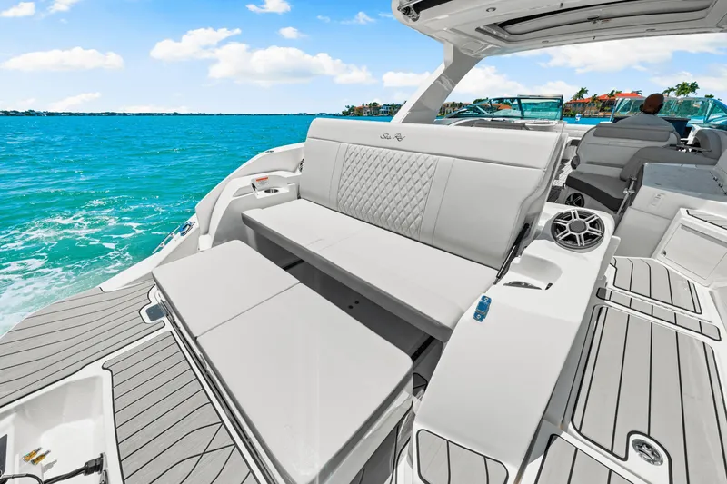 Slide: The Image of Sea Ray SLX 350 Outboard 2026 - 29