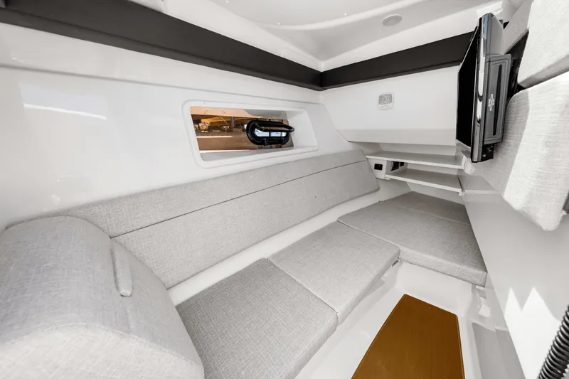 Slide: The Image of Sea Ray SLX 350 Outboard 2026 - 50