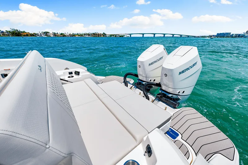 Slide: The Image of Sea Ray SLX 350 Outboard 2026 - 52
