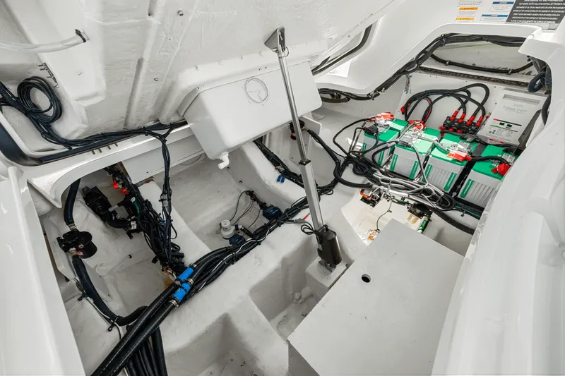 Slide: The Image of Sea Ray SLX 350 Outboard 2026 - 53