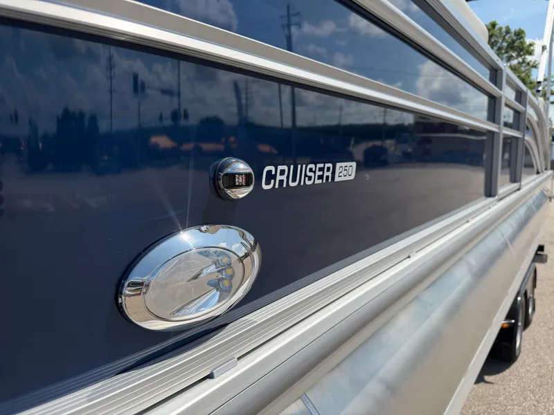 Slide: The Image of Harris Cruiser 250 2026 - 8