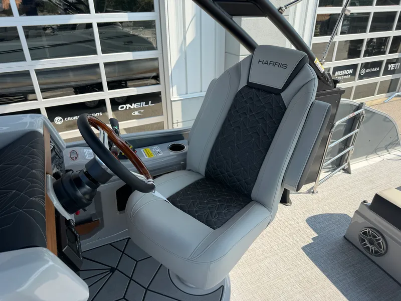 Slide: The Image of Harris Grand Mariner 250 2026 - 44
