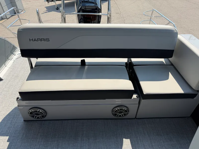 Slide: The Image of Harris Grand Mariner 250 2026 - 29