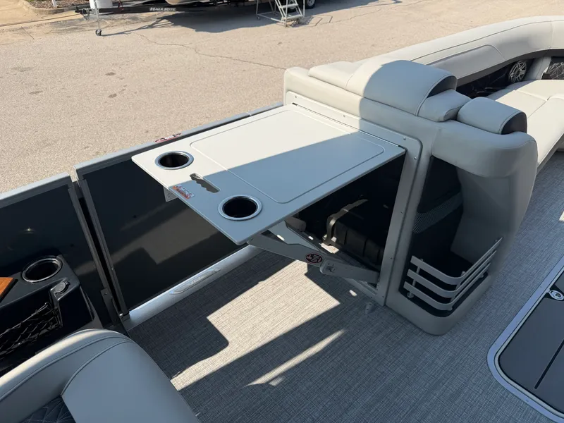 Slide: The Image of Harris Grand Mariner 250 2026 - 38