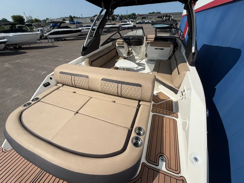 Slide: The Image of Sea Ray 280 SLX 2016 - 9