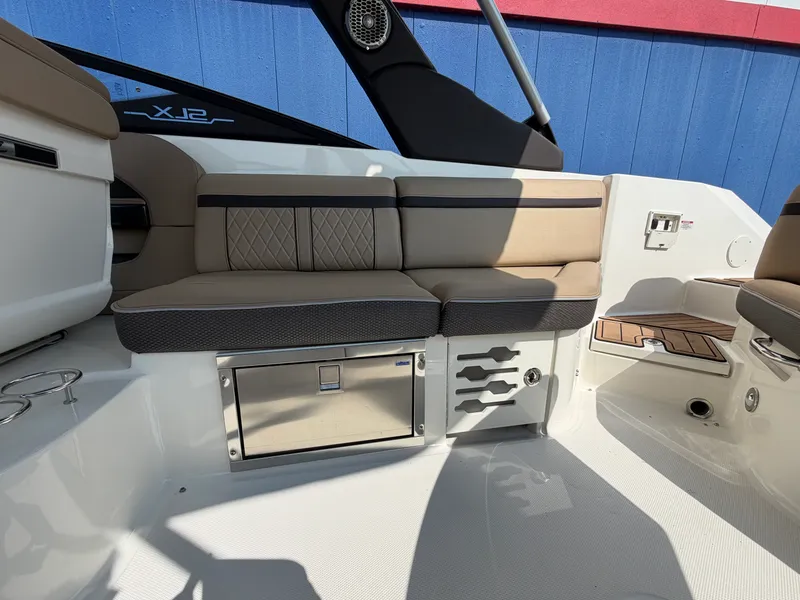 Slide: The Image of Sea Ray 280 SLX 2016 - 14