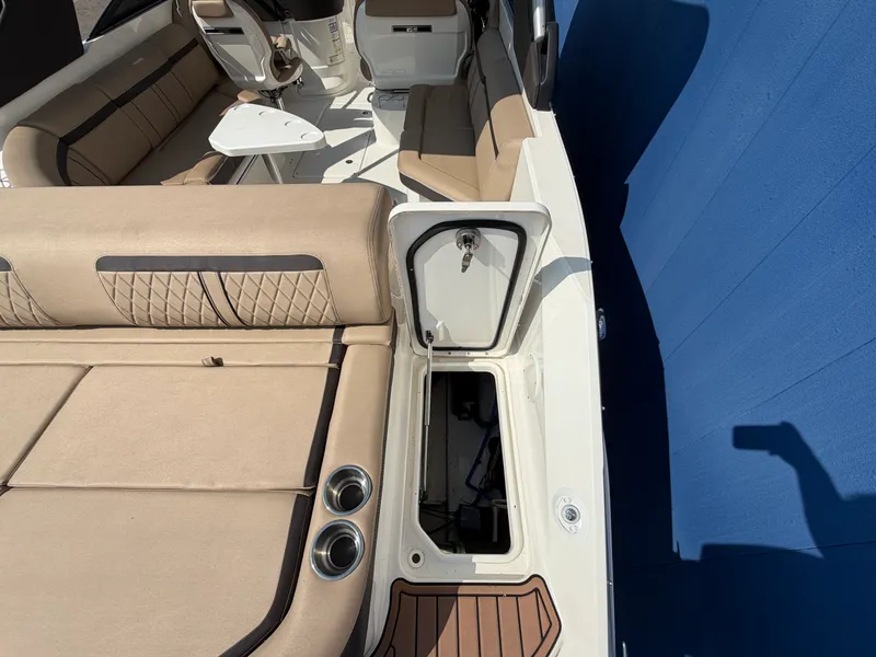 Slide: The Image of Sea Ray 280 SLX 2016 - 10