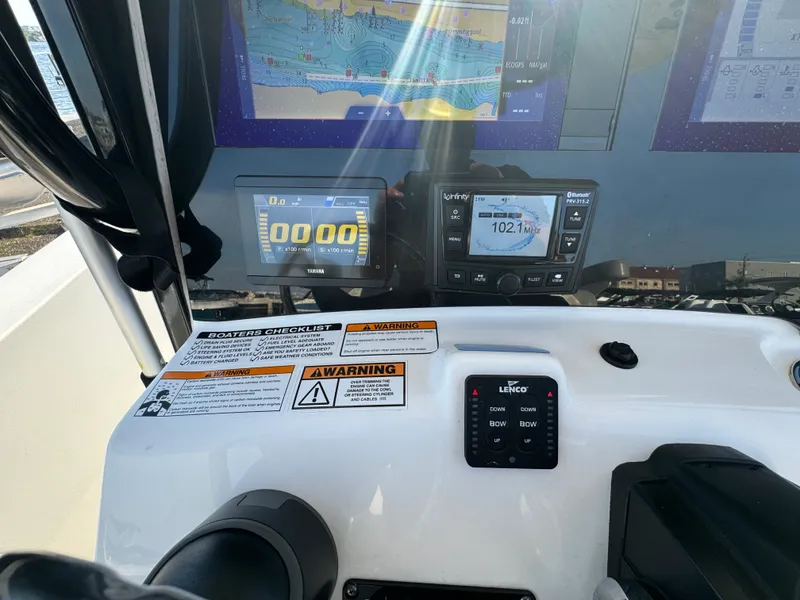Slide: The Image of NauticStar 2602 LEGACY 2022 - 20