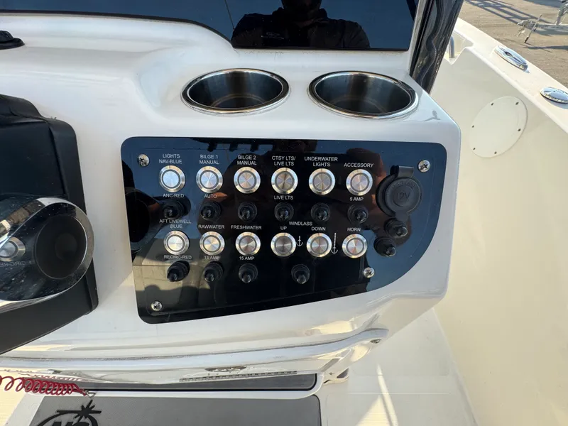 Slide: The Image of NauticStar 2602 LEGACY 2022 - 23