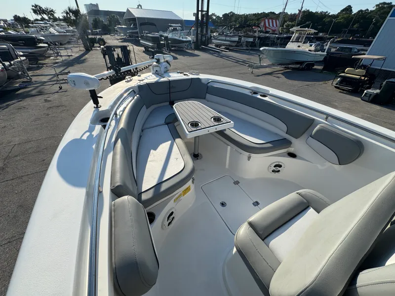 Slide: The Image of NauticStar 2602 LEGACY 2022 - 26