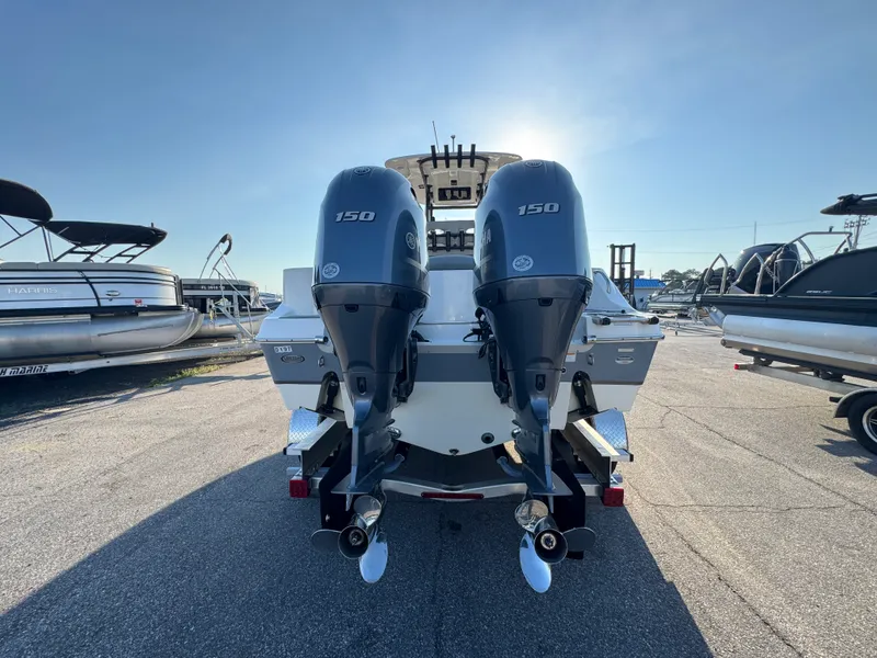 Slide: The Image of NauticStar 2602 LEGACY 2022 - 3