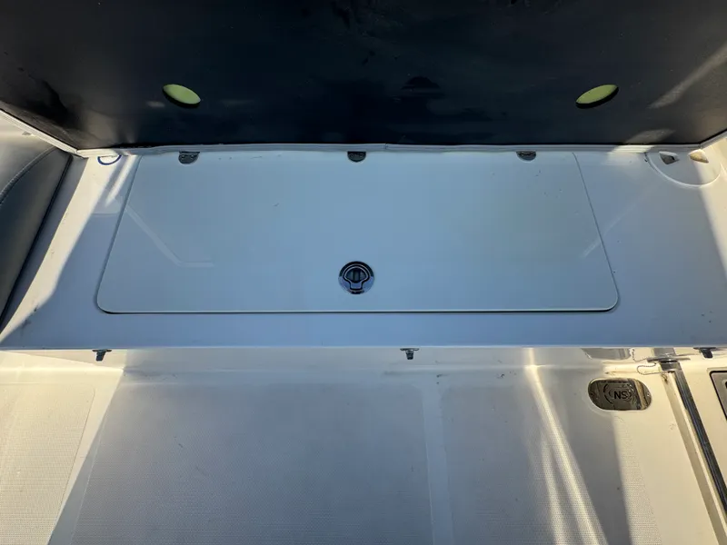 Slide: The Image of NauticStar 2602 LEGACY 2022 - 7