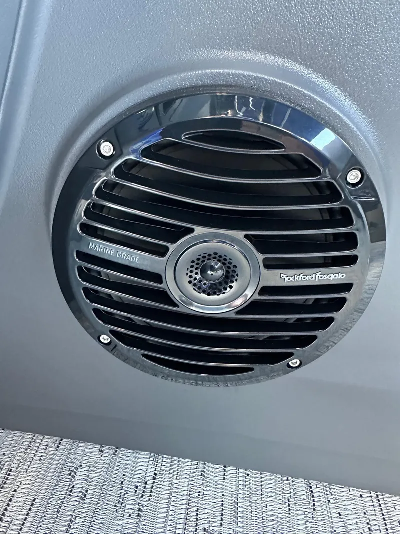 Slide: The Image of Marine-grade Rockford Fosgate speaker on 2025 Bennington 21 SSR Quad Bench. - 26