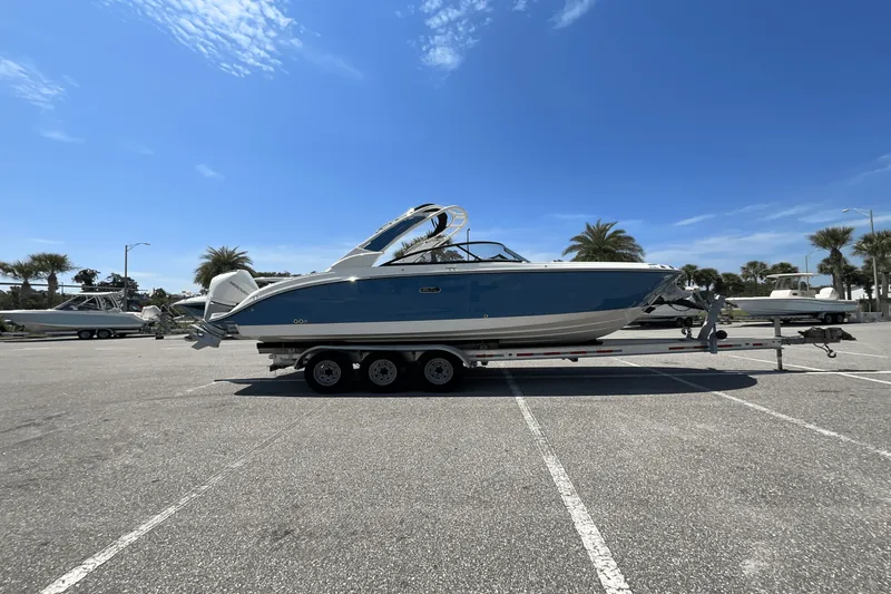 Slide: The Image of Sea Ray SDX 270 Outboard 2025 - 21