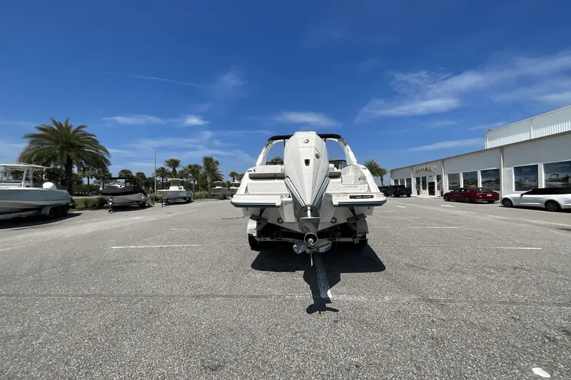 Slide: The Image of Sea Ray SDX 270 Outboard 2025 - 22