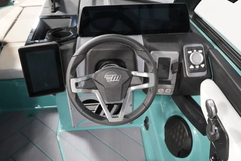 Slide: The Image of Malibu Boats 23 LSV 2025 - 7