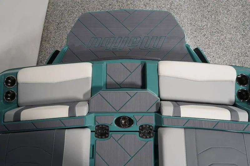 Slide: The Image of Malibu Boats 23 LSV 2025 - 11