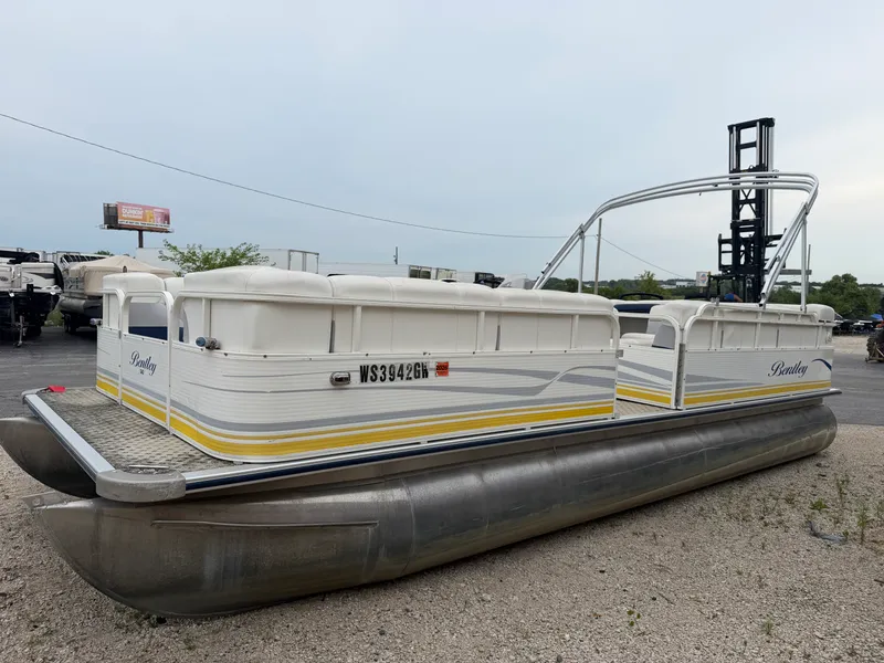 Slide: The Image of Bentley Pontoons 240 CRUISE 2005 - 6