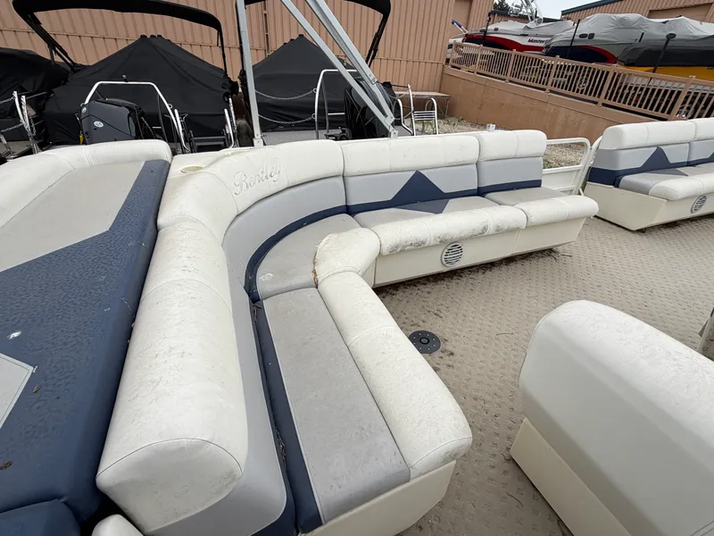 Slide: The Image of Bentley Pontoons 240 CRUISE 2005 - 25