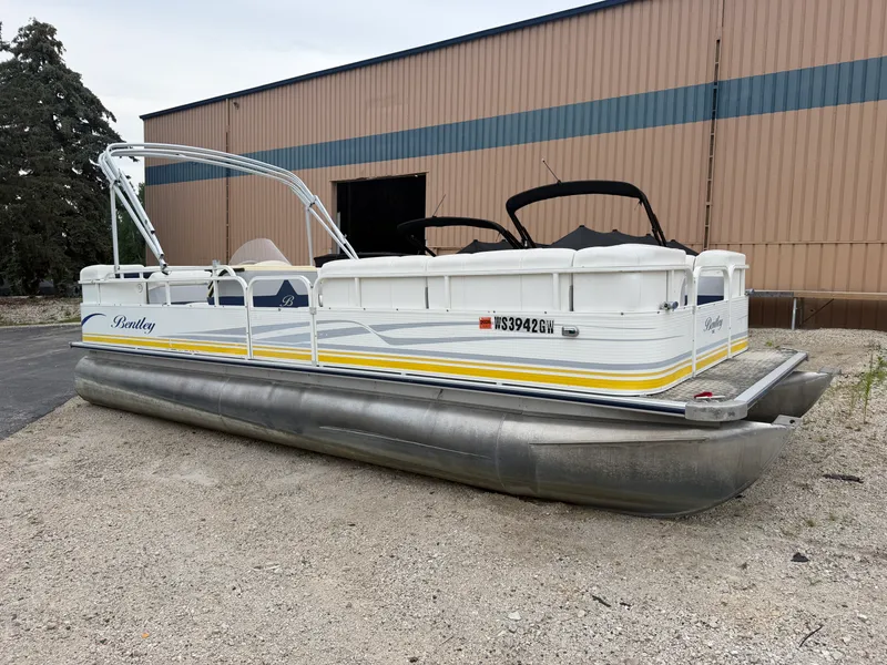 Slide: The Image of Bentley Pontoons 240 CRUISE 2005 - 1
