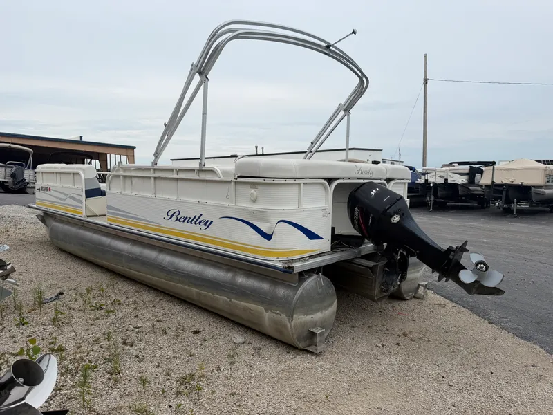 Slide: The Image of Bentley Pontoons 240 CRUISE 2005 - 4