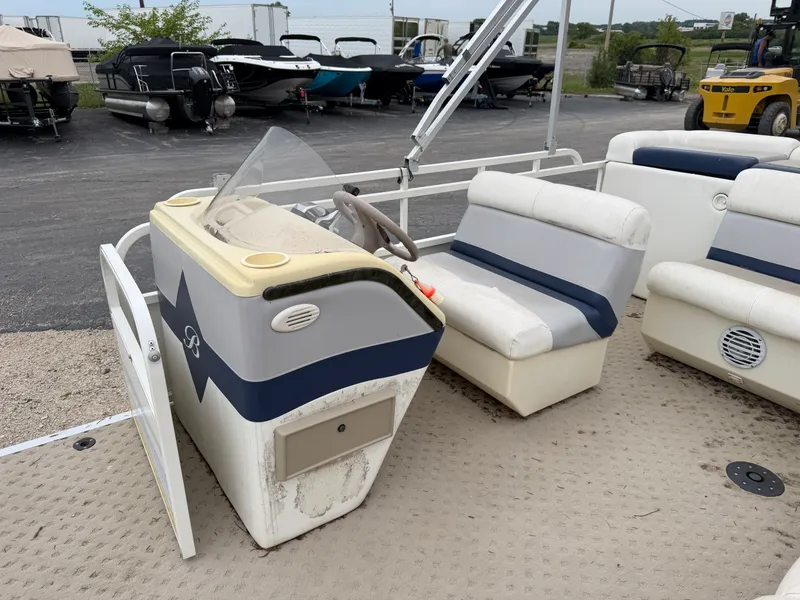Slide: The Image of Bentley Pontoons 240 CRUISE 2005 - 14