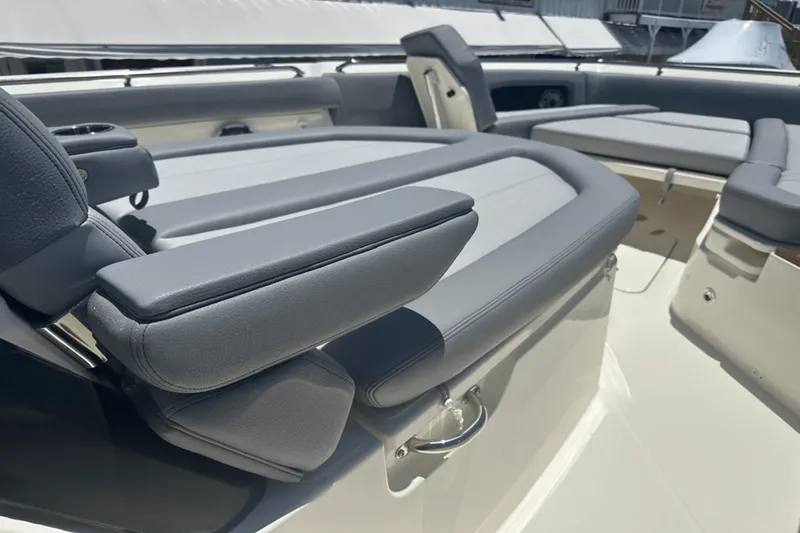 Slide: The Image of Boston Whaler 360 Outrage 2025 - 10