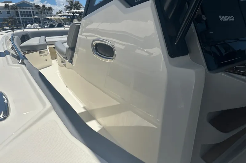 Slide: The Image of Boston Whaler 360 Outrage 2025 - 14