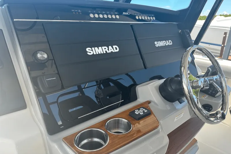 Slide: The Image of Boston Whaler 360 Outrage 2025 - 17