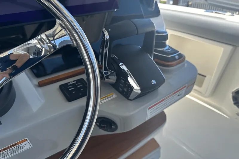 Slide: The Image of Boston Whaler 360 Outrage 2025 - 20