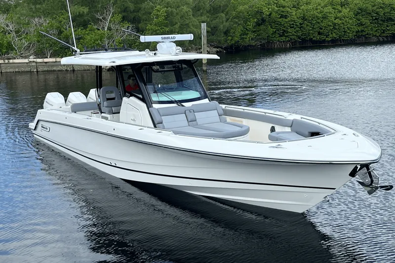 Slide: The Image of Boston Whaler 360 Outrage 2025 - 3