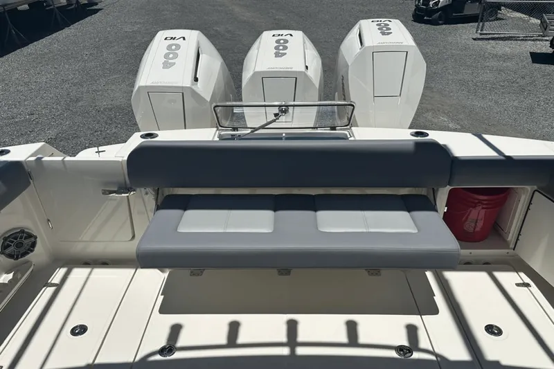 Slide: The Image of Boston Whaler 360 Outrage 2025 - 32