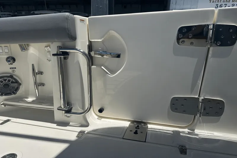 Slide: The Image of Boston Whaler 360 Outrage 2025 - 33