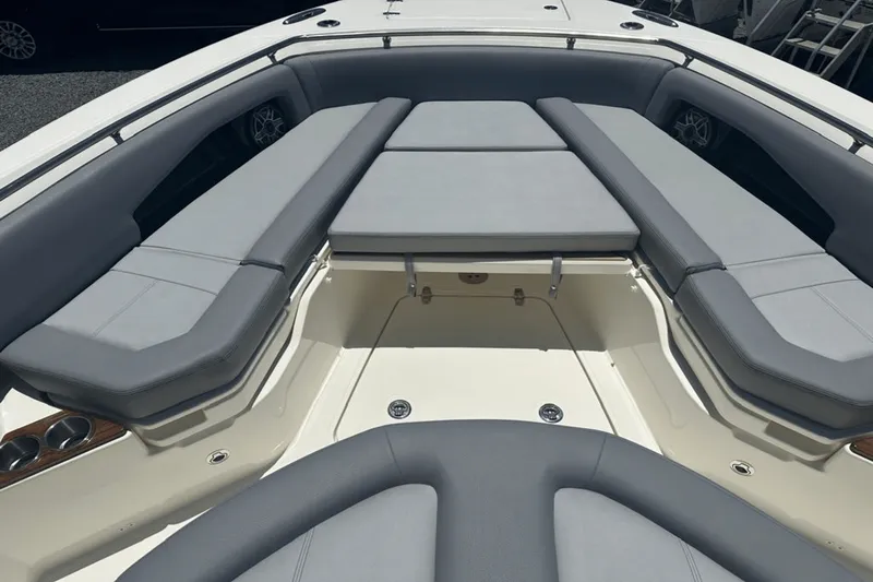 Slide: The Image of Boston Whaler 360 Outrage 2025 - 9