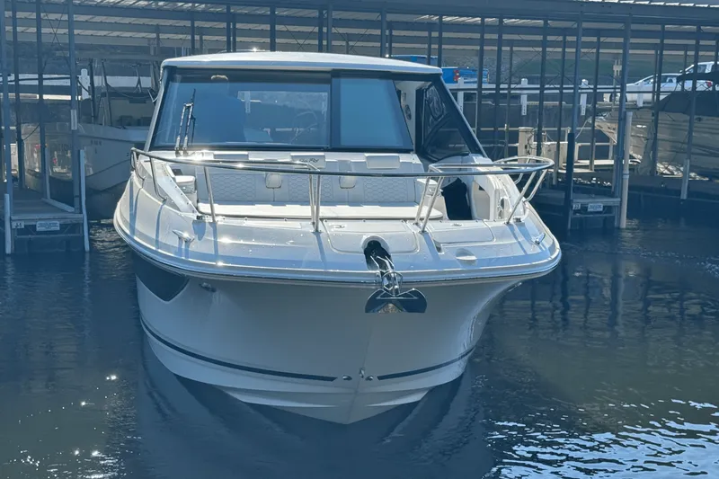 Slide: The Image of Sea Ray Sundancer 320 2025 - 4